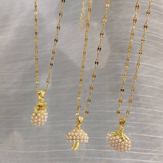 Pearl inspired neckpiece  (random selection)