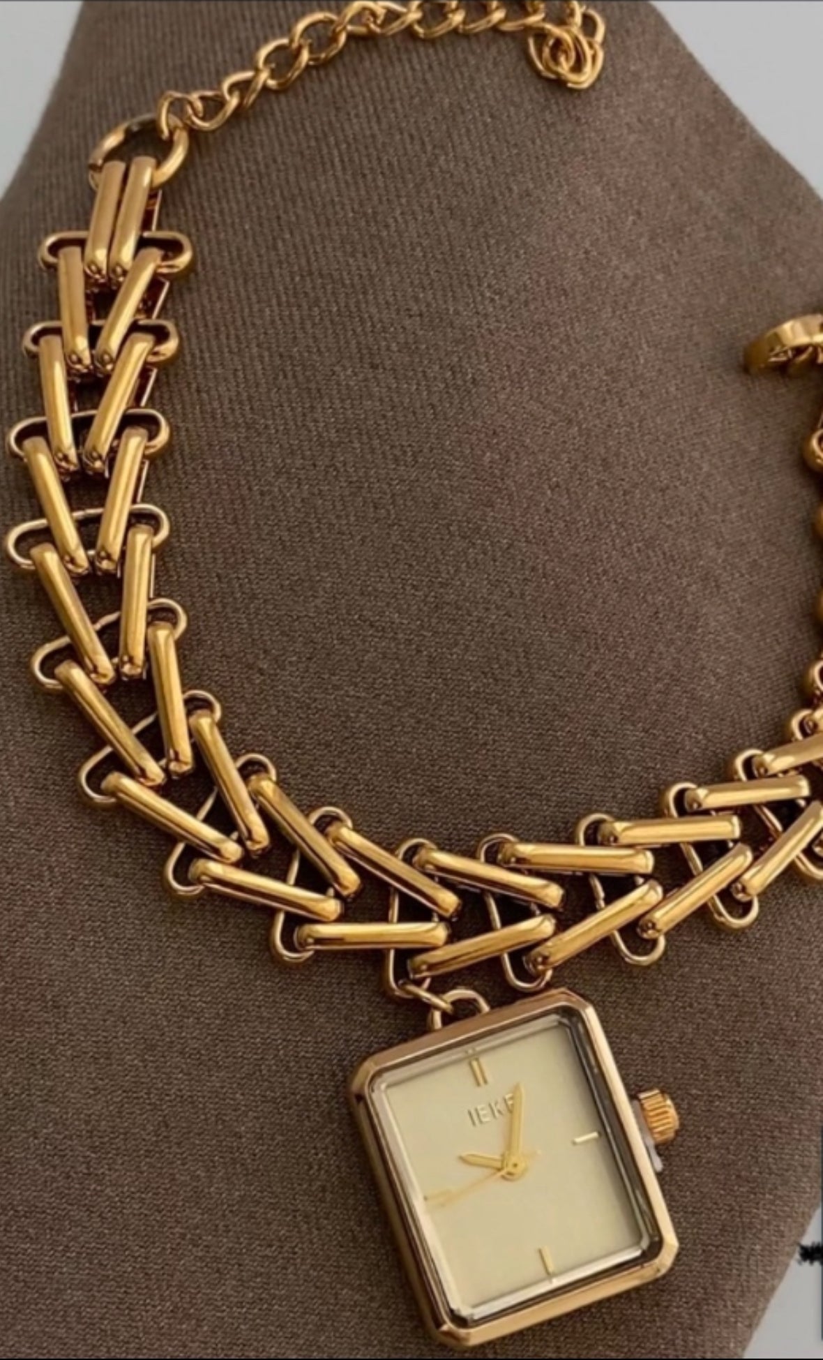 Gold non tarnish wristwatch