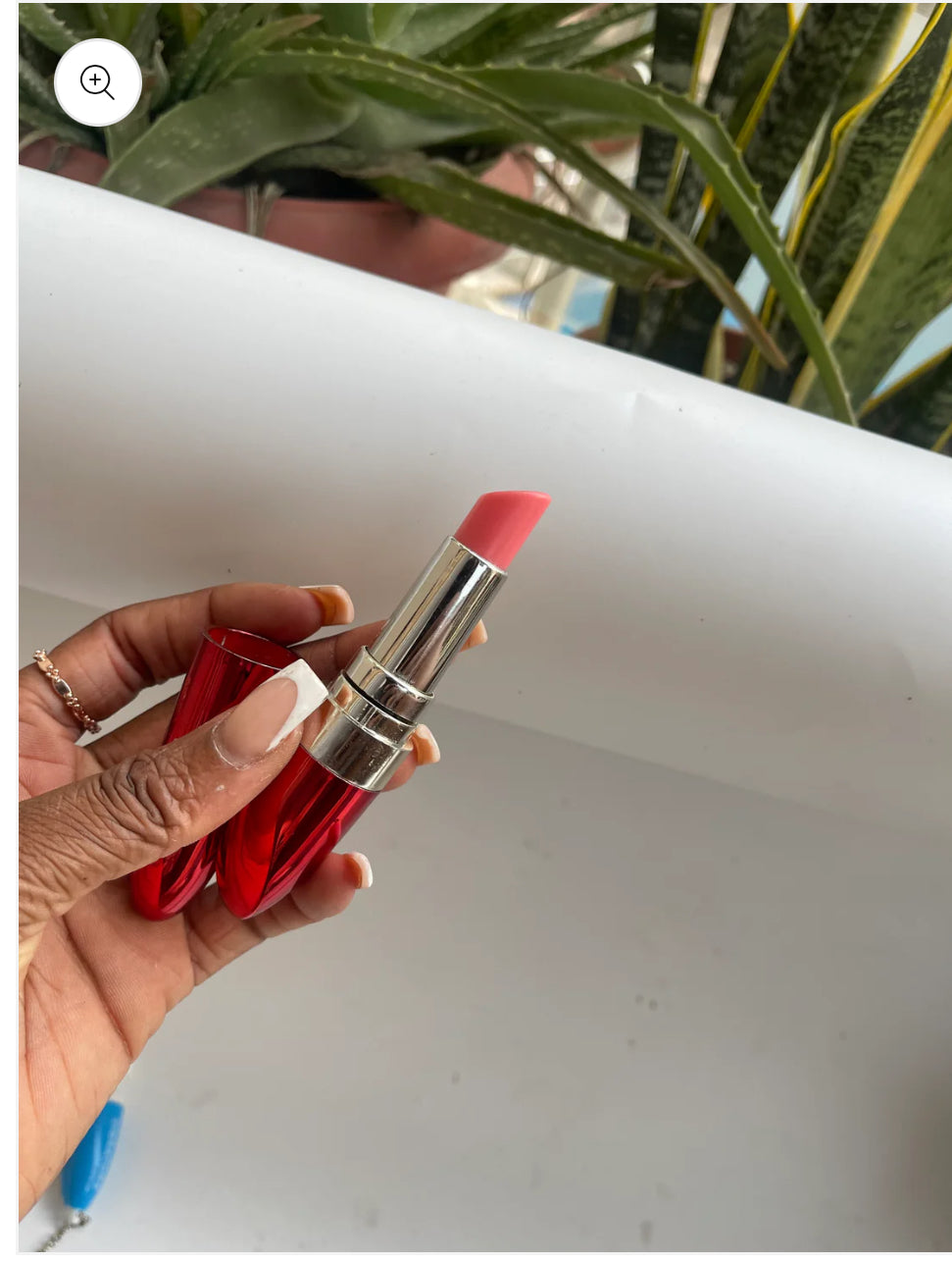 Lipstick vibrator