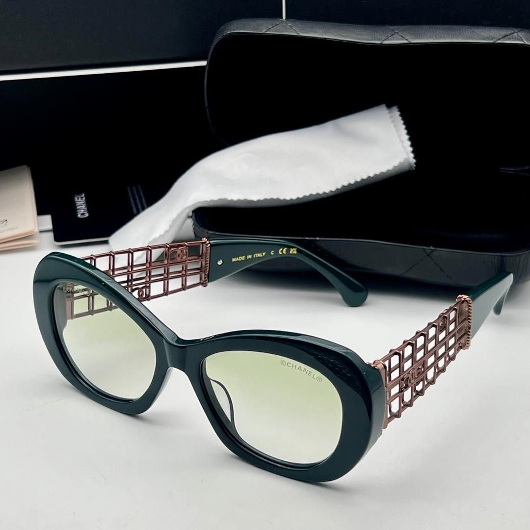 perforated sunglasses with box and dust bag (Copy)