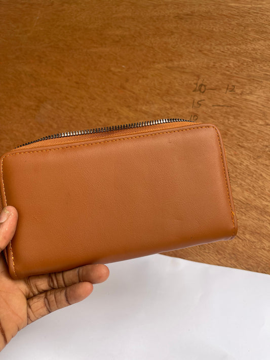 Brown wallet with bad zip (swipe)