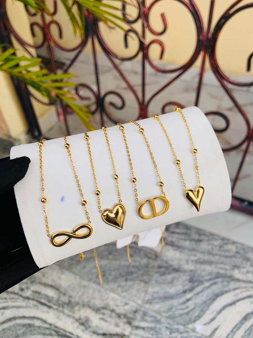 non tarnish necklace (random selection