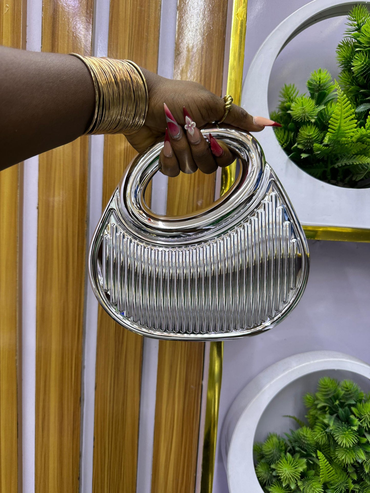 Silver detailed grab purse