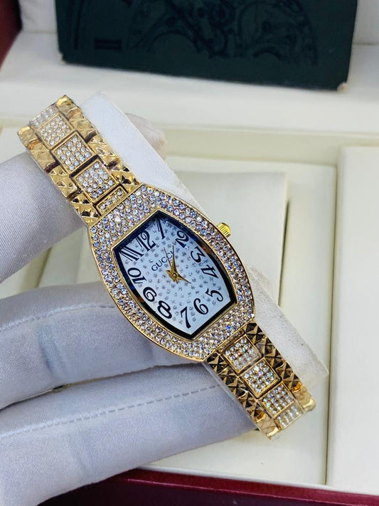 Gold detailed wristwatch