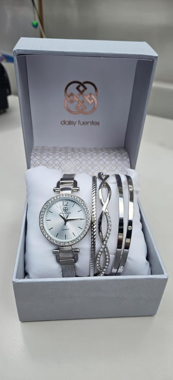 Daisy Fuentes silver wristwatch and bracelet set