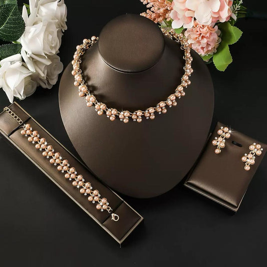 Pearl detailed necklace and bracelet
