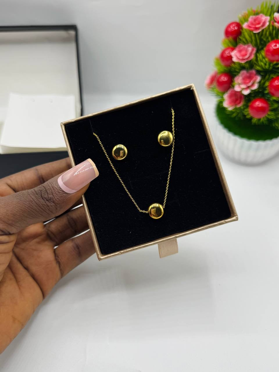 Non tarnish necklace and earrings