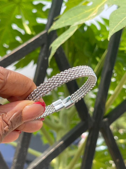 Non tarnish bracelet