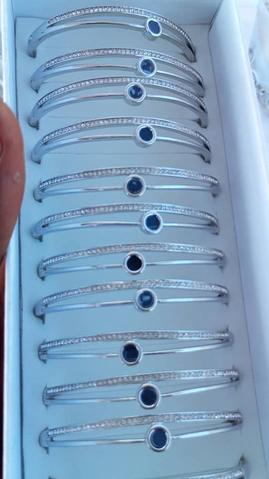 silver detalsed non tarnish bracelet