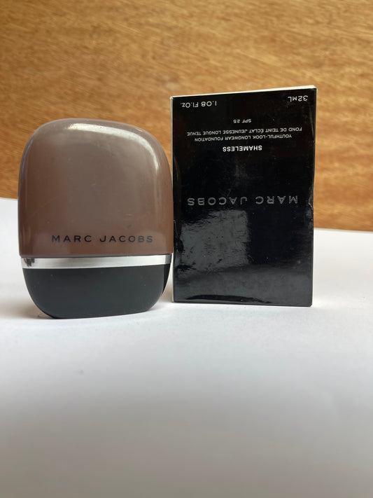 Marc Jacobs Deep foundation